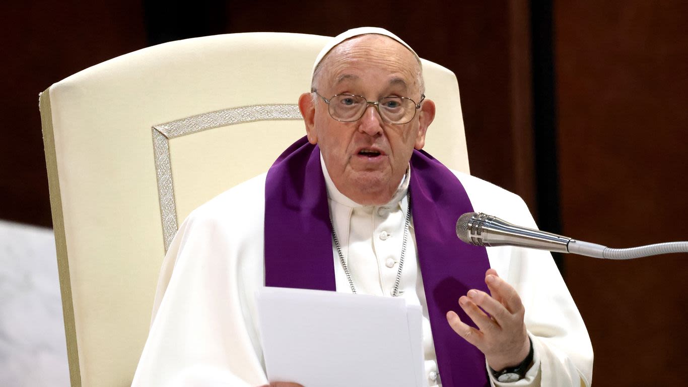 Pope Francis on U.S. border crisis: Migration "makes a country grow"