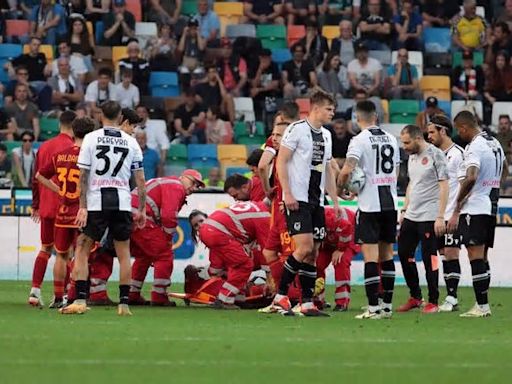 El jugador de la Roma Evan Ndicka recibe el alta tras desplomarse en pleno partido