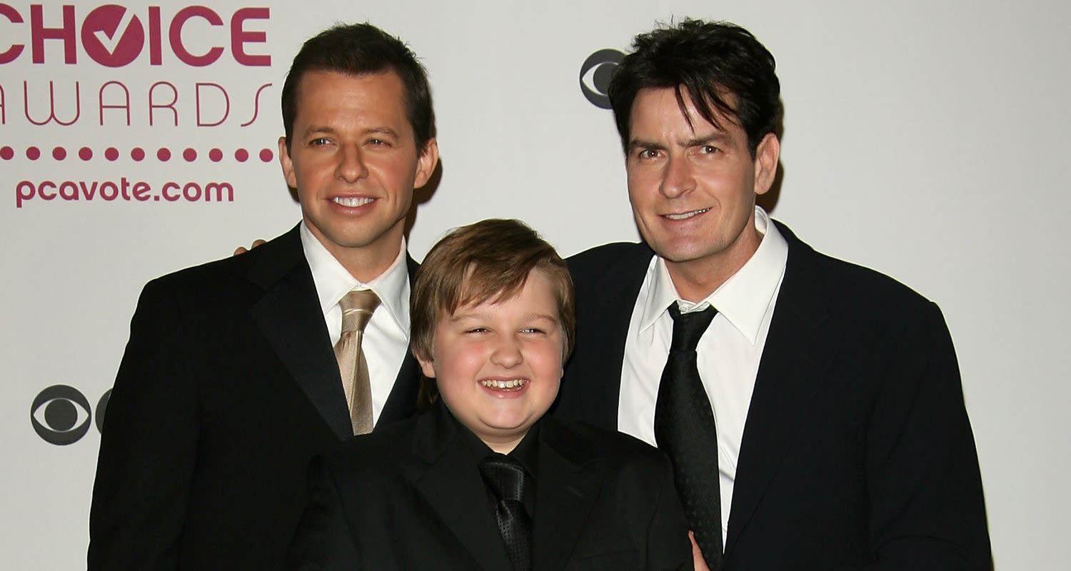 Richest ‘Two And a Half Men’ Cast Members Ranked From Lowest to Highest (& the Wealthiest Has a Net Worth of $200 Million!)
