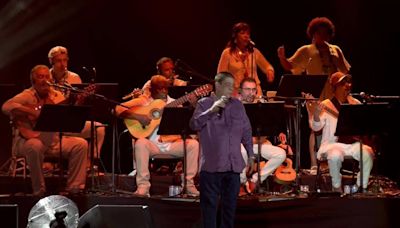 Zeca Pagodinho transforma Rock in Rio em roda de samba com ode à negritude, gigantes do gênero e hits