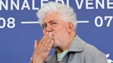 Pedro Almodóvar, ovacionado en Venecia: "Las películas que estoy haciendo son una respuesta a los discursos de odio en España"