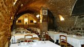 Qué se come en Casa Botín, el restaurante más antiguo del mundo, que está en España