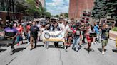 Afroamericano perseguido por policías en Ohio recibe 60 balazos
