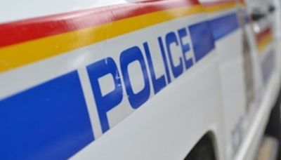 Manitoba RCMP arrest man after early morning chase at Sapotaweyak Cree Nation - Winnipeg | Globalnews.ca
