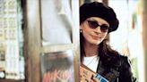 茱莉亞羅勃茲「90年代穿搭」根本時尚教科書！貓眼墨鏡、墊肩西裝、露腰連身衣...8大摩登單品再度流行回歸