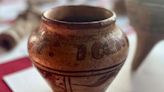 Mujer compró un jarrón por $4 que resultó ser un artefacto maya de más de 1.200 años | Teletica