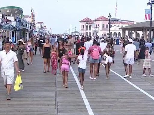 Vacationers flock to NJ beaches as holiday weekend wraps, nice weather continues