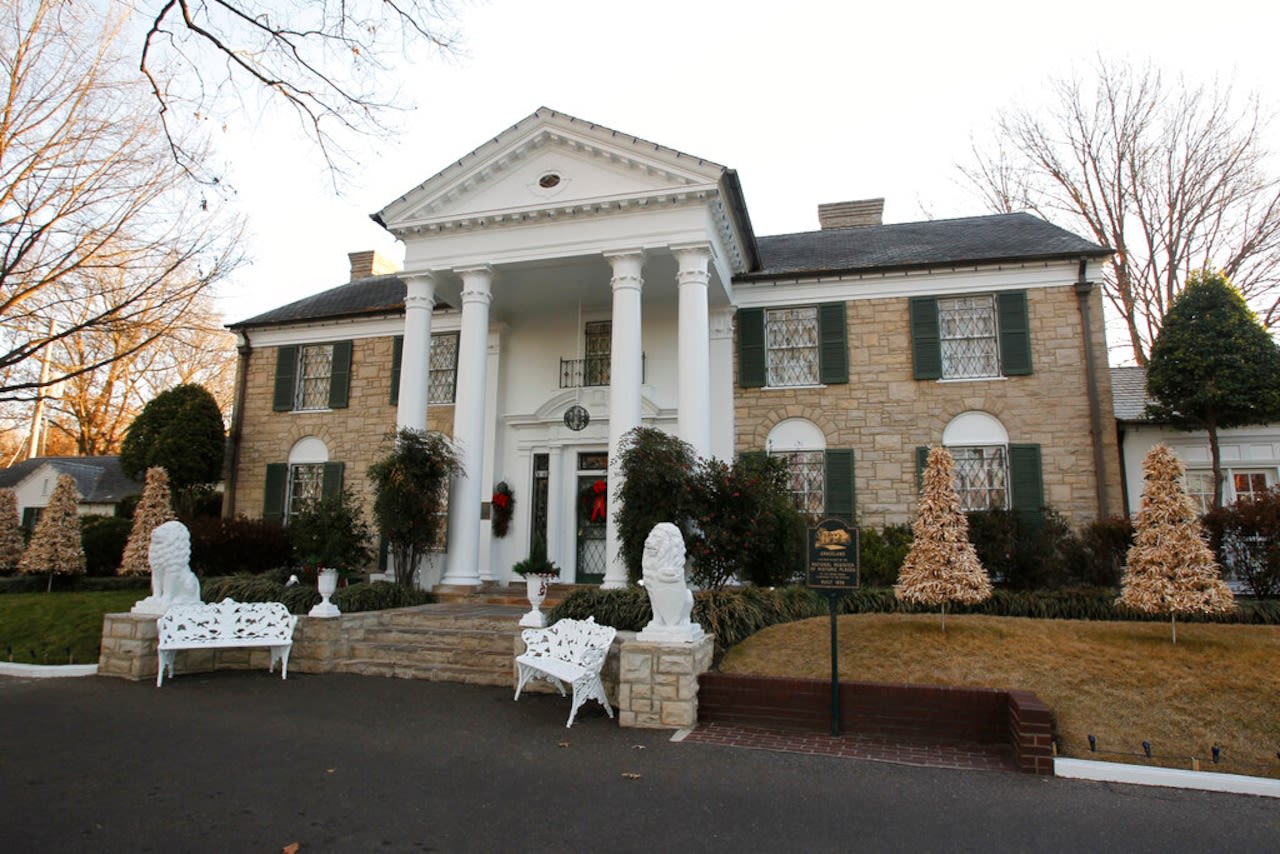Graceland up for foreclosure auction, but Elvis heir claims fraud