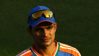 Shubman Gill reacts as Sanju Samson, Yashasvi Jaiswal join Team India