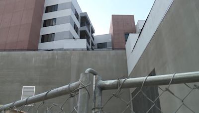 Squatters keep taking over 7-story Vegas-area apartment building that stalled out while under construction