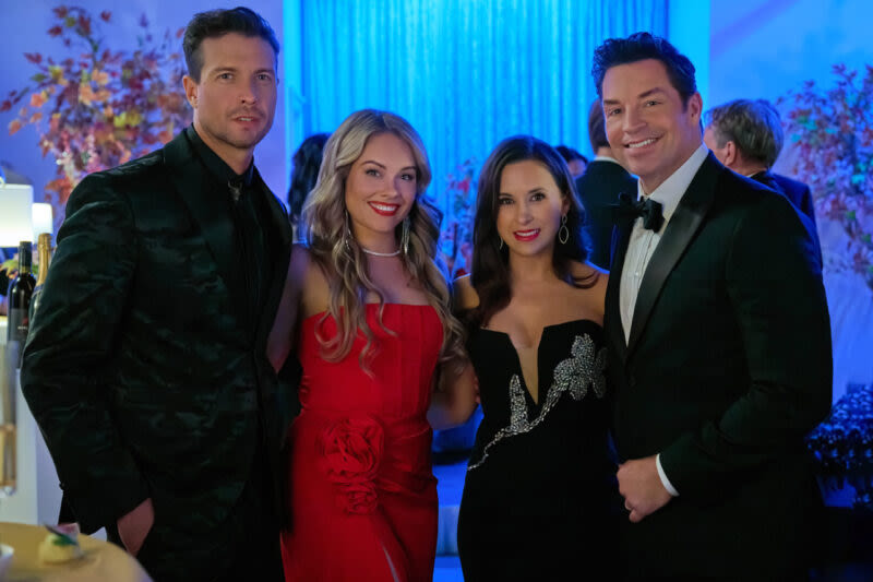 Review: Lacey Chabert and Brennan Elliott star in ‘His & Hers’ on Hallmark