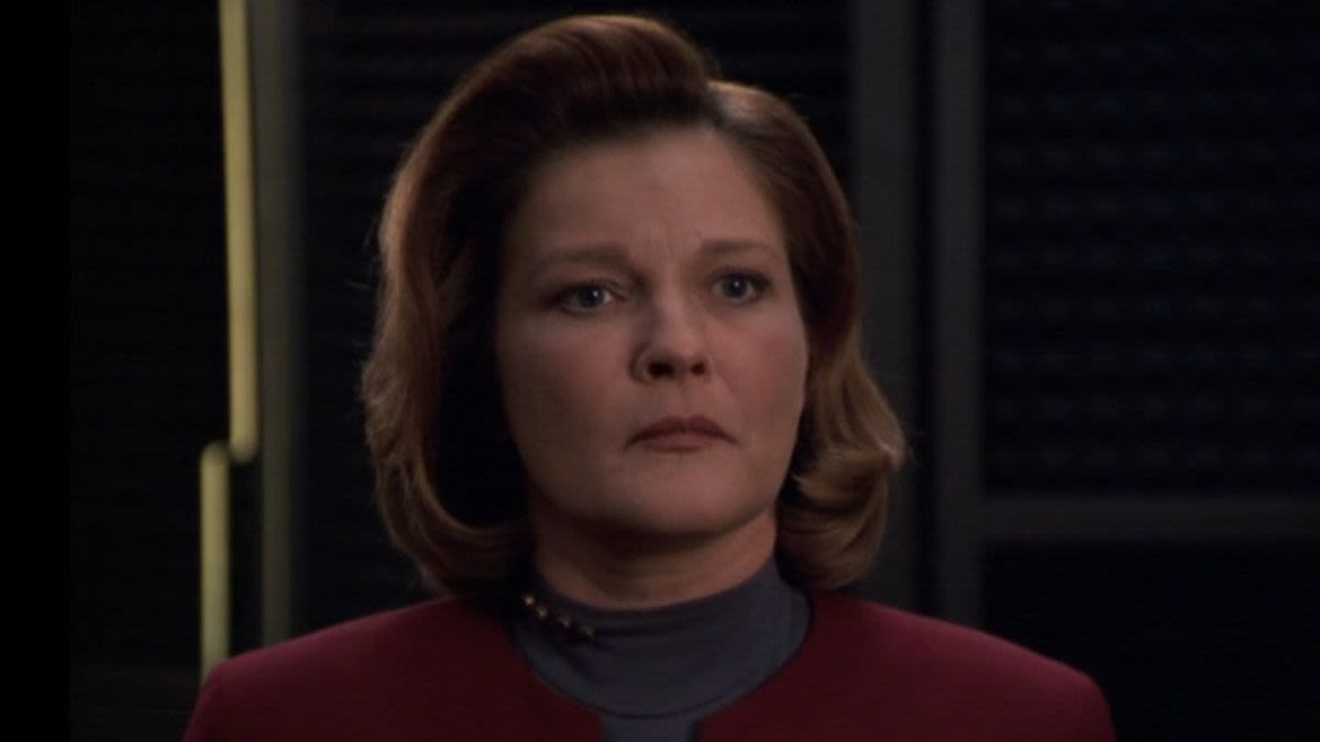 Star Trek's Ronald D. Moore Told Us The Voyager Storylines He Pitched Before Leaving, And I Would've...