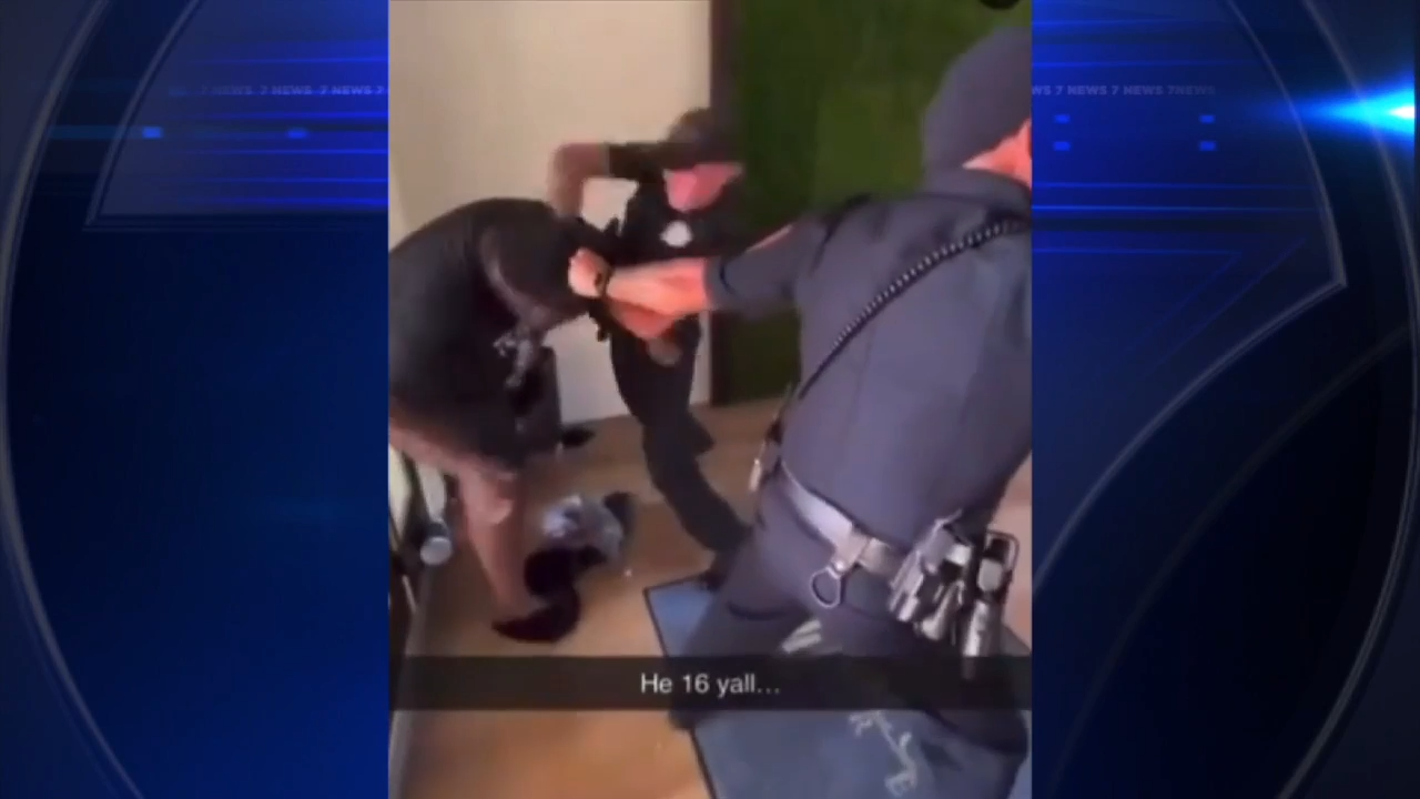 Civil rights activists decry Lakeland Police officers seen in video punching, deploying Taser on 16-year-old during arrest - WSVN 7News | Miami News, Weather, Sports | Fort Lauderdale
