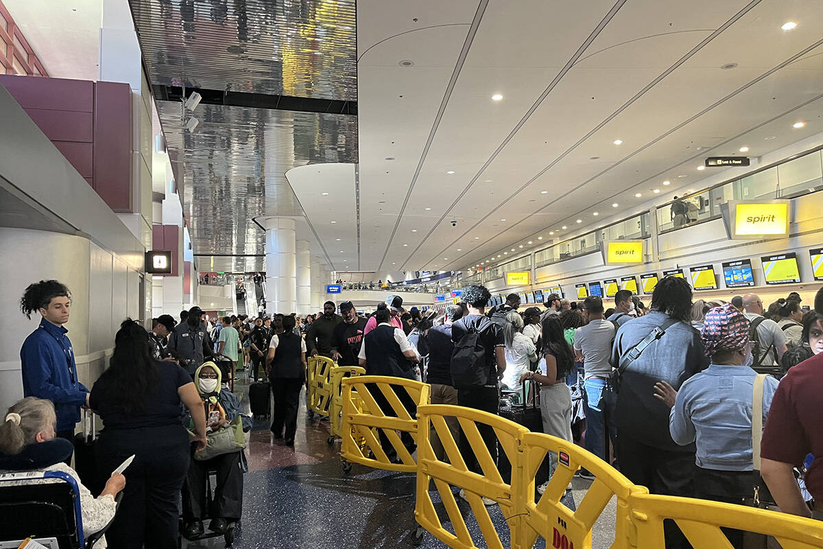 Las Vegas airport full of frustrated travelers after tech outage