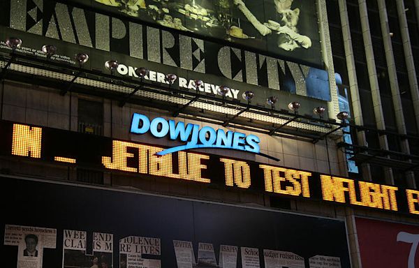 Dow Jones Industrial Average chalks in another record high before easing back on Thursday