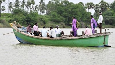 Boats arranged to shift island villagers as Prakasam barrage gates are lifted