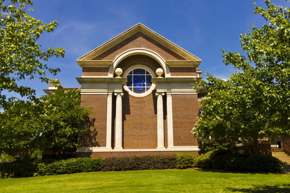 Ole Miss Students Make Monkey Noises At Black Protestor