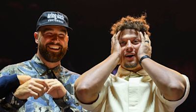 Travis Kelce and Patrick Mahomes get in on the comedy as KC Big Slick hits a record