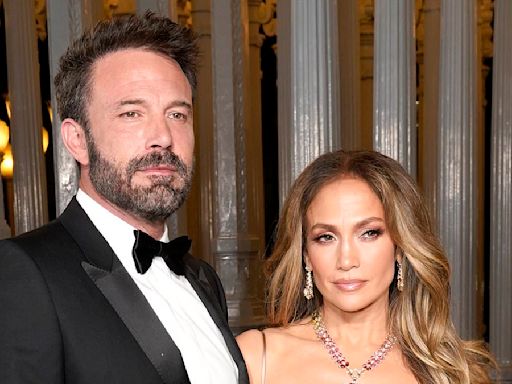 Jennifer Lopez's friends 'can't stand' Ben Affleck amid divorce rumors