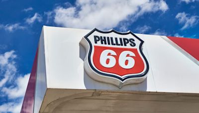 How To Earn $500 A Month From Phillips 66 Stock Ahead Of Q3 Earnings