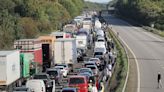 Fact Check: A Pic Supposedly Shows People Fleeing London After Sadiq Khan Re-Elected Mayor of London Mayor. Here...