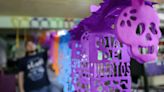 El pueblo productor de papel picado comienza a dar color al Día de Muertos de México