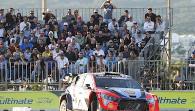 Neuville no da opciones y lidera el Rally de Portugal, con Sordo en séptimo lugar