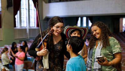 Notes of home: A Civic Orchestra of Chicago Venezuelan fellow brings music to migrants