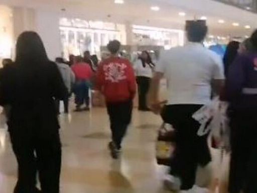 [Video] Momentos de conmoción en centro comercial Santafé por asesinato en local de cocina