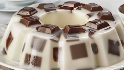 Prepara esta gelatina de chocolate con tres leches rica en calcio y colágeno