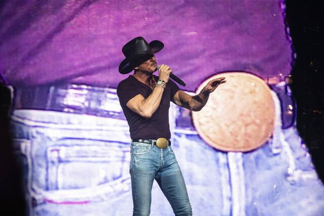 Tim McGraw draws country music fans to Pittsburgh for 'Standing Room Only' tour