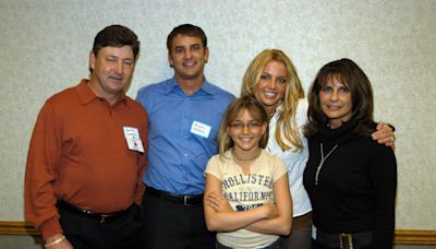 Britney Spears ‘Misses’ Mom and Sister Jamie Lynn but ‘Doesn’t Trust Anyone in Her Family’