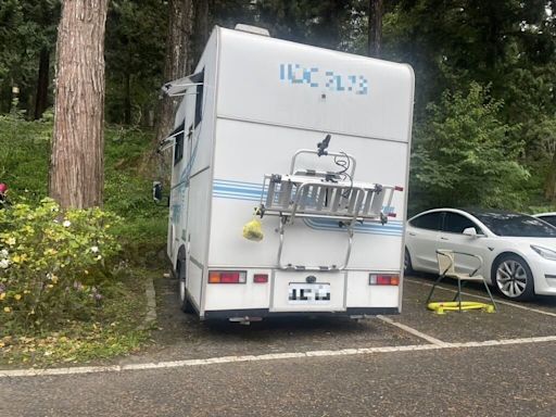 過夜貪便宜只要360元 車露族攻占溪頭停車場、道路