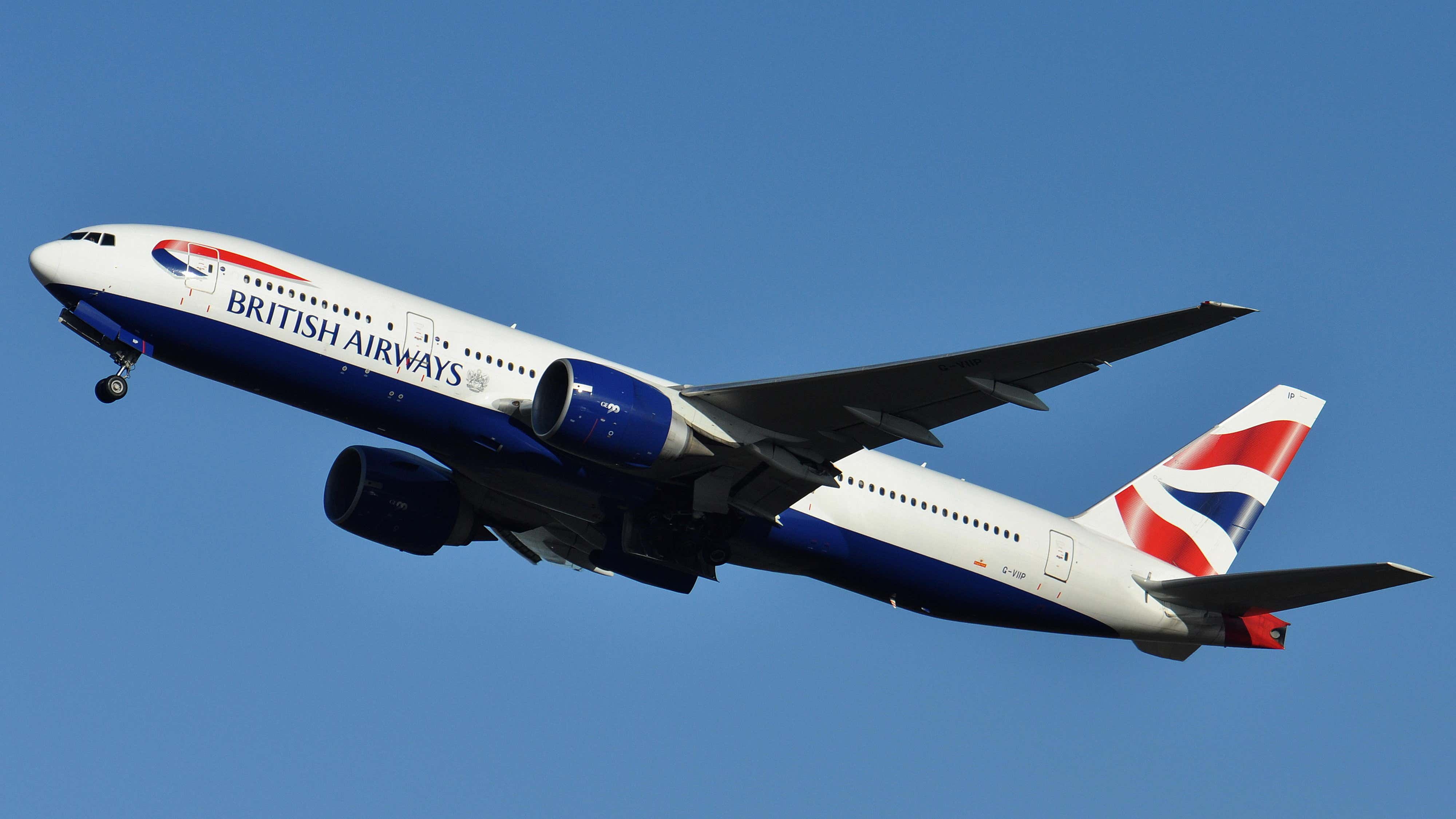 Gatwick’s runway closed after British Airways plane has ‘hot brakes’