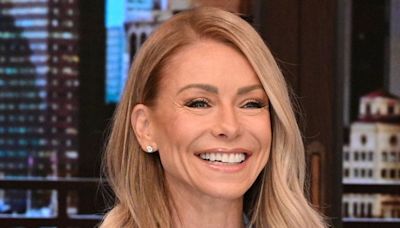 Kelly Ripa Goes Makeup-Free in New Selfie with Her Daughter