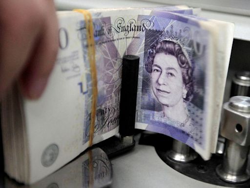 Sterling slips as markets add to 2024 BoE rate cut bets