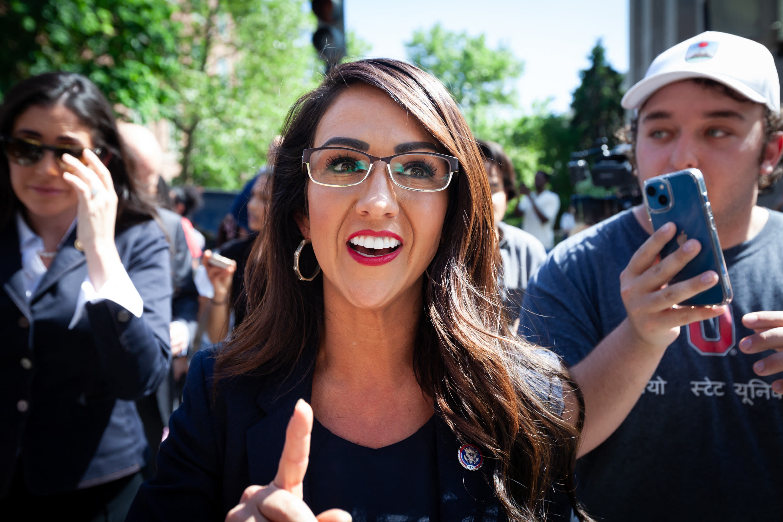 Lauren Boebert tries to remove Palestinian flag from statue at protest