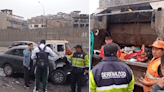 Recolector de basura queda herido tras choque de camión con auto cerca de estación VMT de la Línea 1