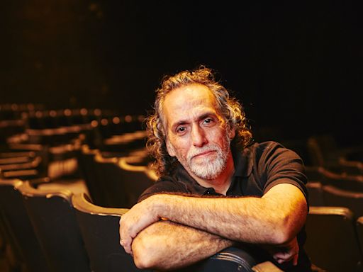 De una musa a un mito y una historia de amor por los animales; Pablo Gorlero, el director teatral más prolífico de la cartelera porteña