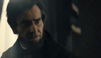 Hey, Hamish Linklater: Portraying Abraham Lincoln is a good way to win awards