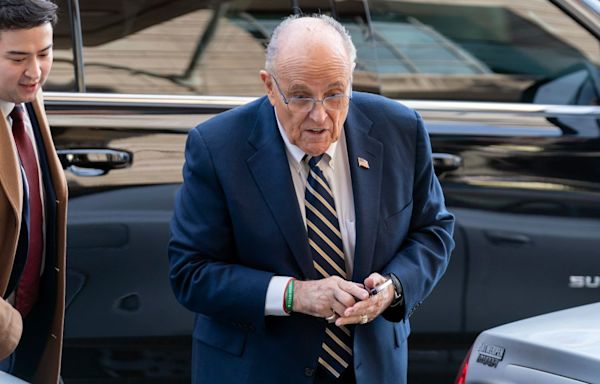 ‘Nobody seems interested’ in helping Giuliani with accounting duties in bankruptcy case, lawyers claim