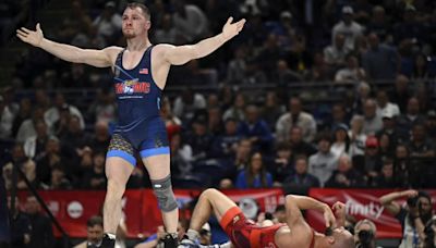 Franklin Regional graduate Spencer Lee soars to semi-finals in Paris Olympics 57kg FreeStyle