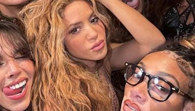 Shakira compartilha sua música com Anitta