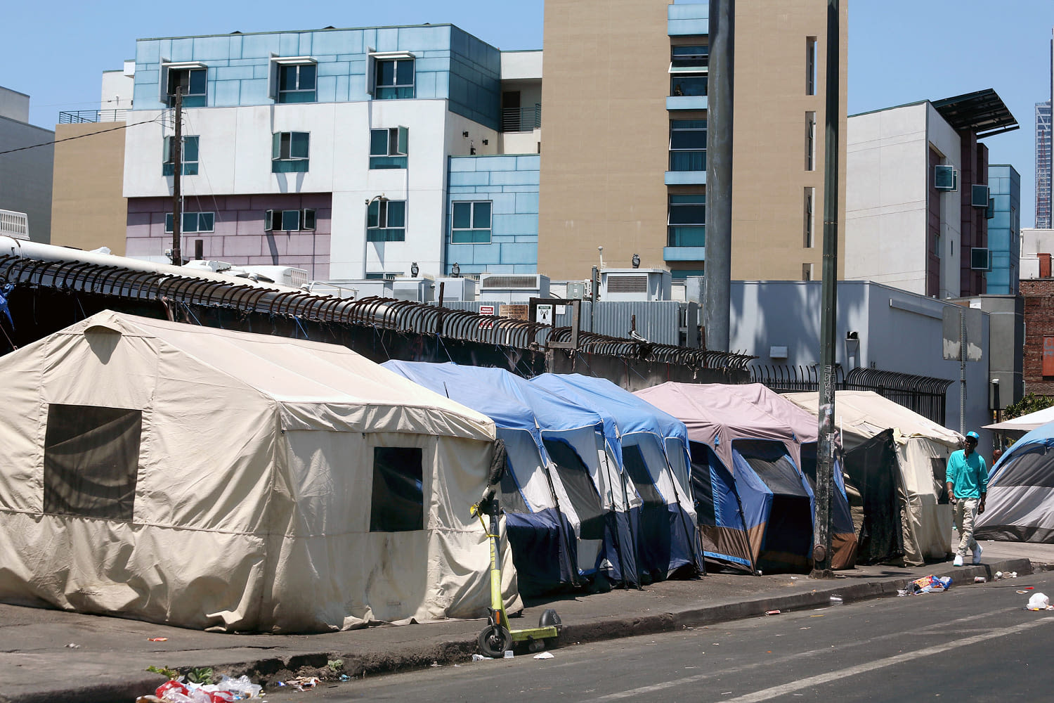 California governor orders state agencies to remove homeless encampments