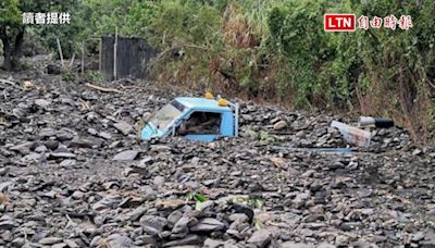 颱風土石流埋水公司工程車 2工程人員驚險逃生（讀者／水公司提供） - 自由電子報影音頻道