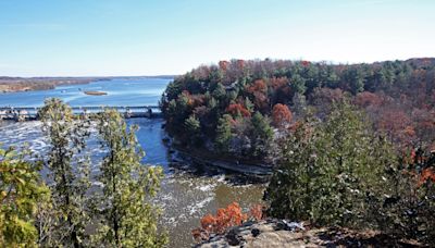 Reports: 1 man dead from canyon fall at Starved Rock State Park in Illinois