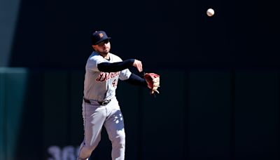 Detroit Tigers trade Buddy Kennedy to Philadelphia Phillies for cash considerations