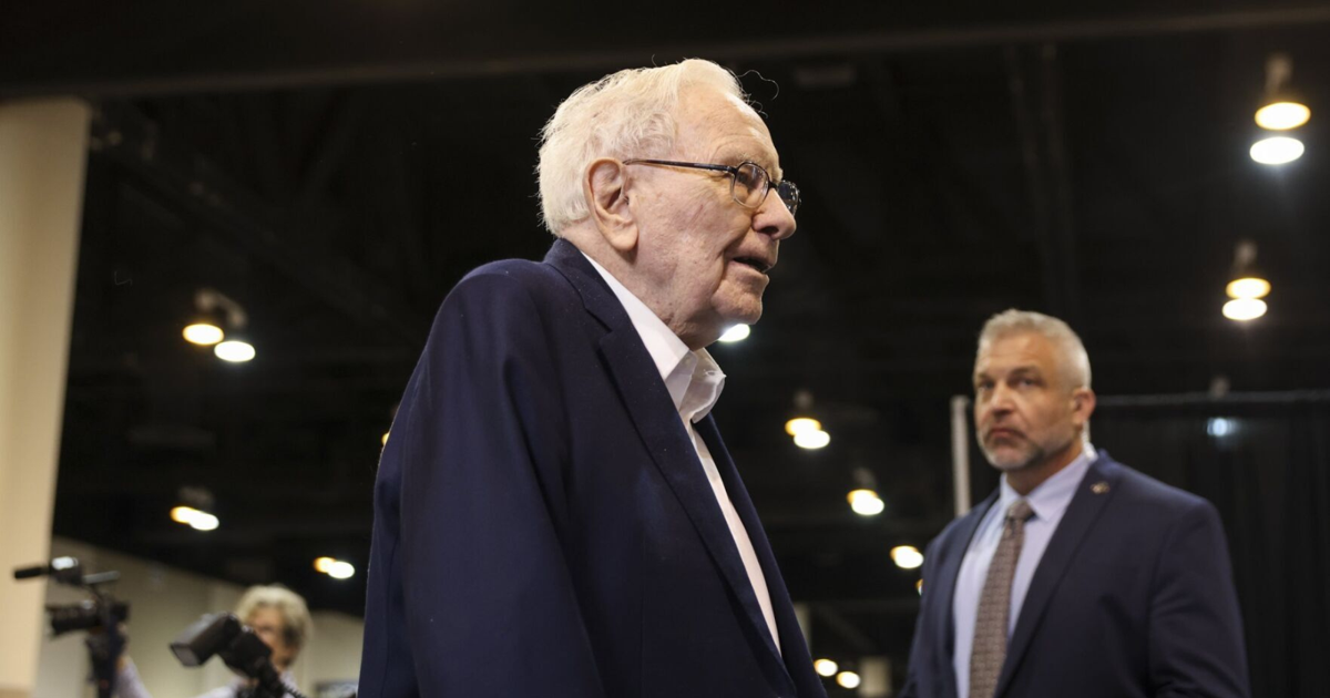 Warren Buffett talks about business, his age and Charlie Munger at Berkshire Hathaway meeting in Omaha