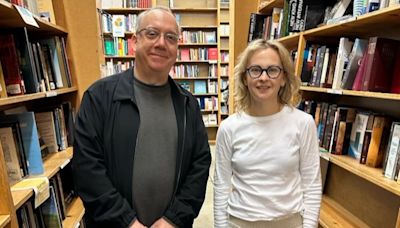 Paul Giamatti spotted at Powell’s City of Books