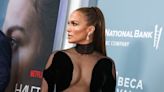 Jennifer Lopez quase desistiu da carreira após ser ridicularizada por bumbum curvilíneo